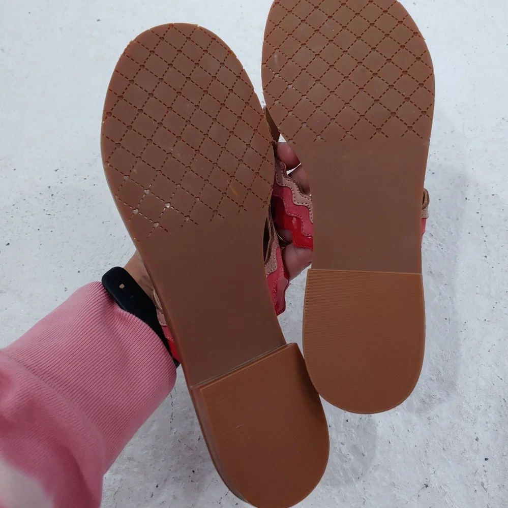 ISAAC MIZRAHI LEATHER GINA THONG SANDAL